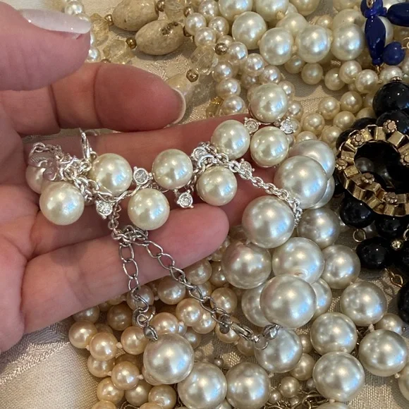 Elegant Pearl and Bead Jewelry Collection #153 - Picture 12 of 13